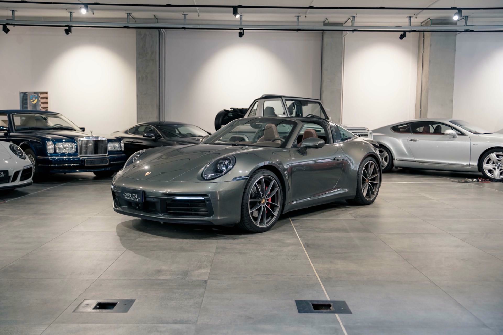 Porsche 911 2023 - photo 1