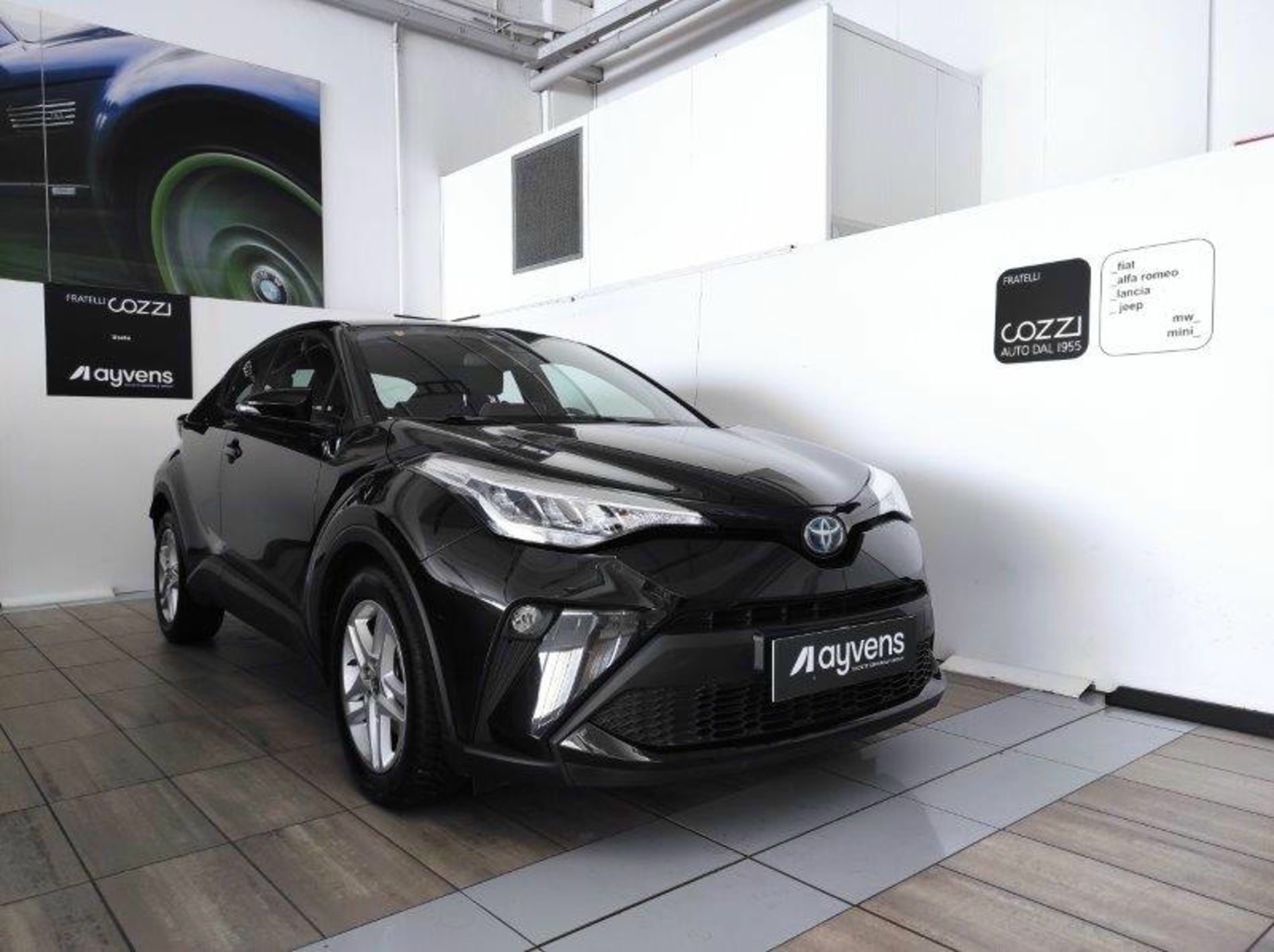 Toyota C-HR 2023 - foto 1