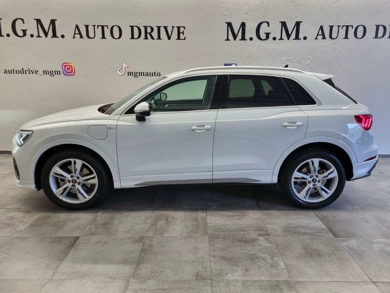 Audi Q3 2022 - foto 1