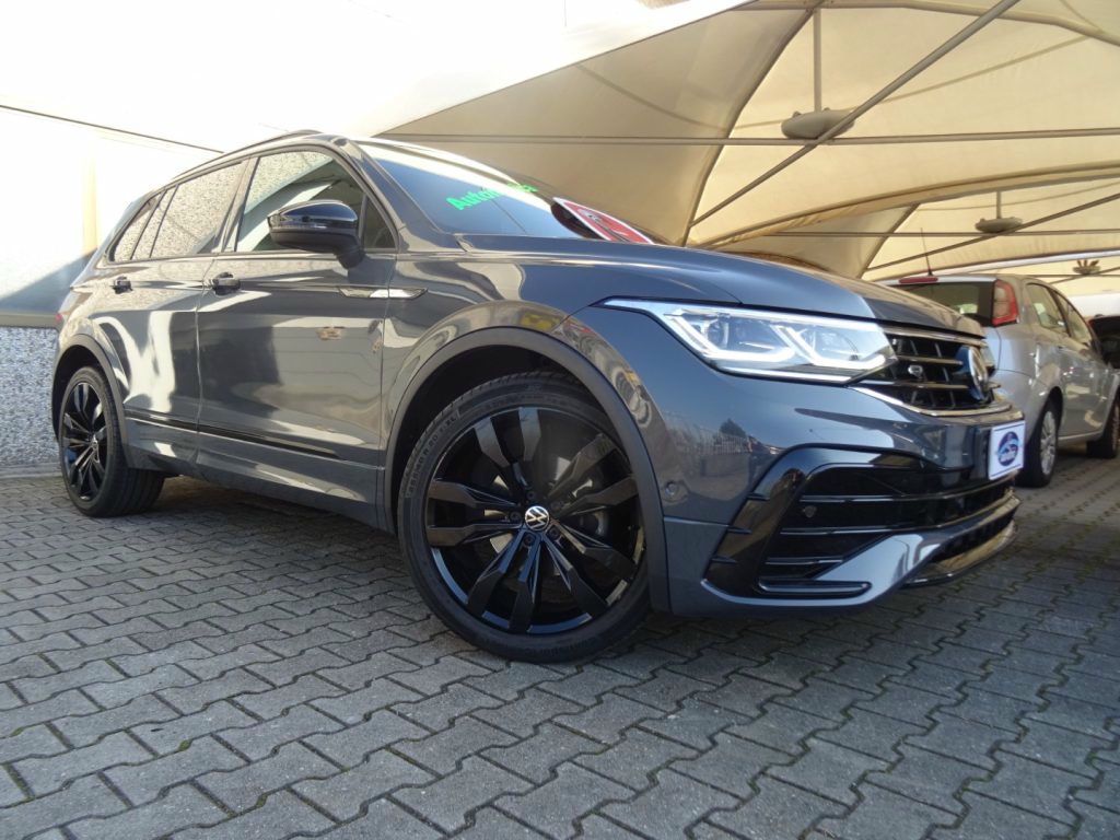 Volkswagen Tiguan 2021 - photo 1
