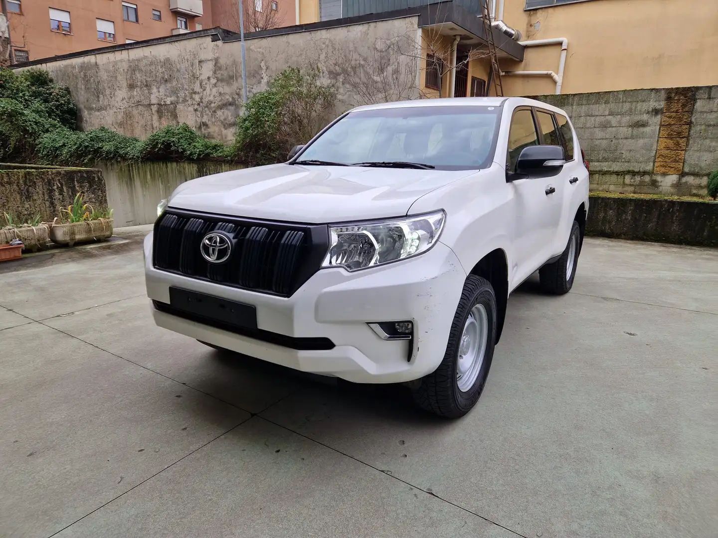 Toyota Land Cruiser 2020 - foto 1