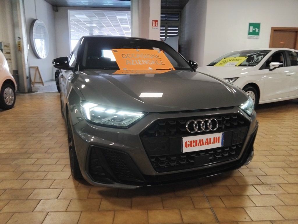 Audi A1 2021 - photo 1