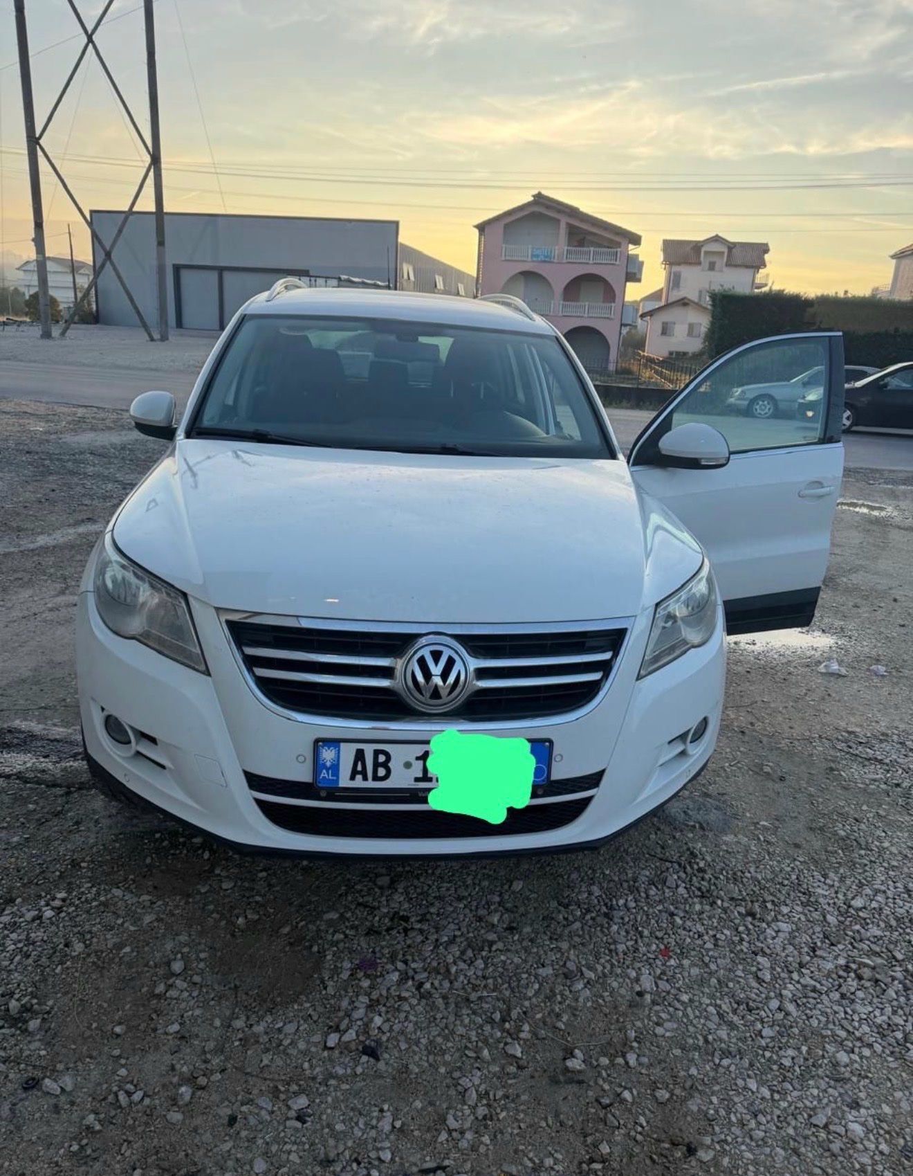 VOLKSWAGEN Tiguan 2009 - foto 1