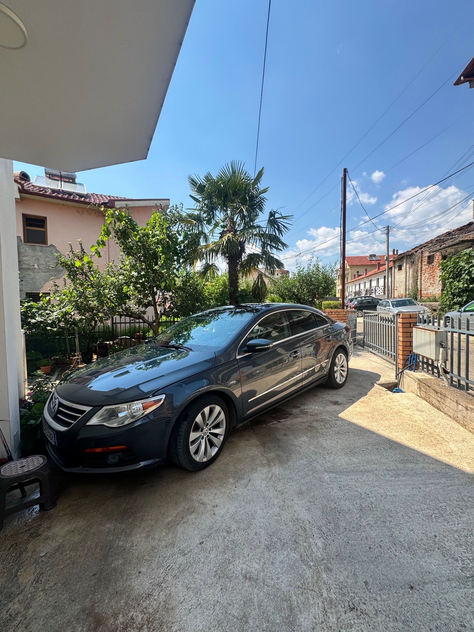 VOLKSWAGEN Passat CC 2010 - foto 1