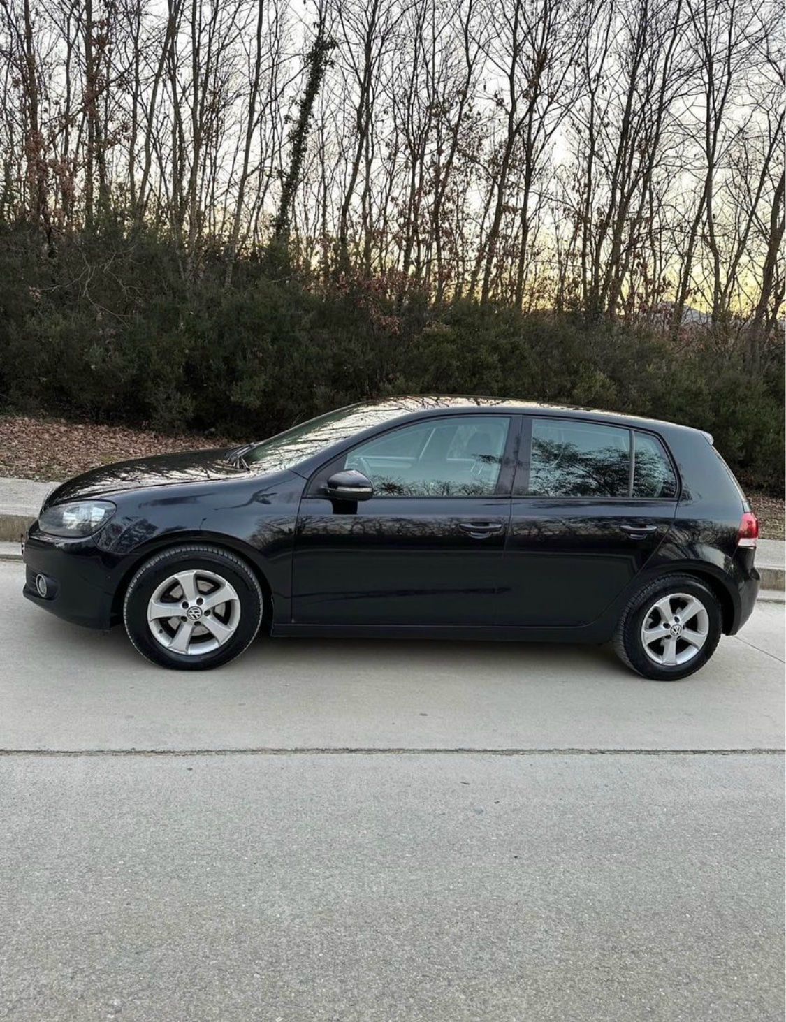 VOLKSWAGEN Golf 2011 - foto 1