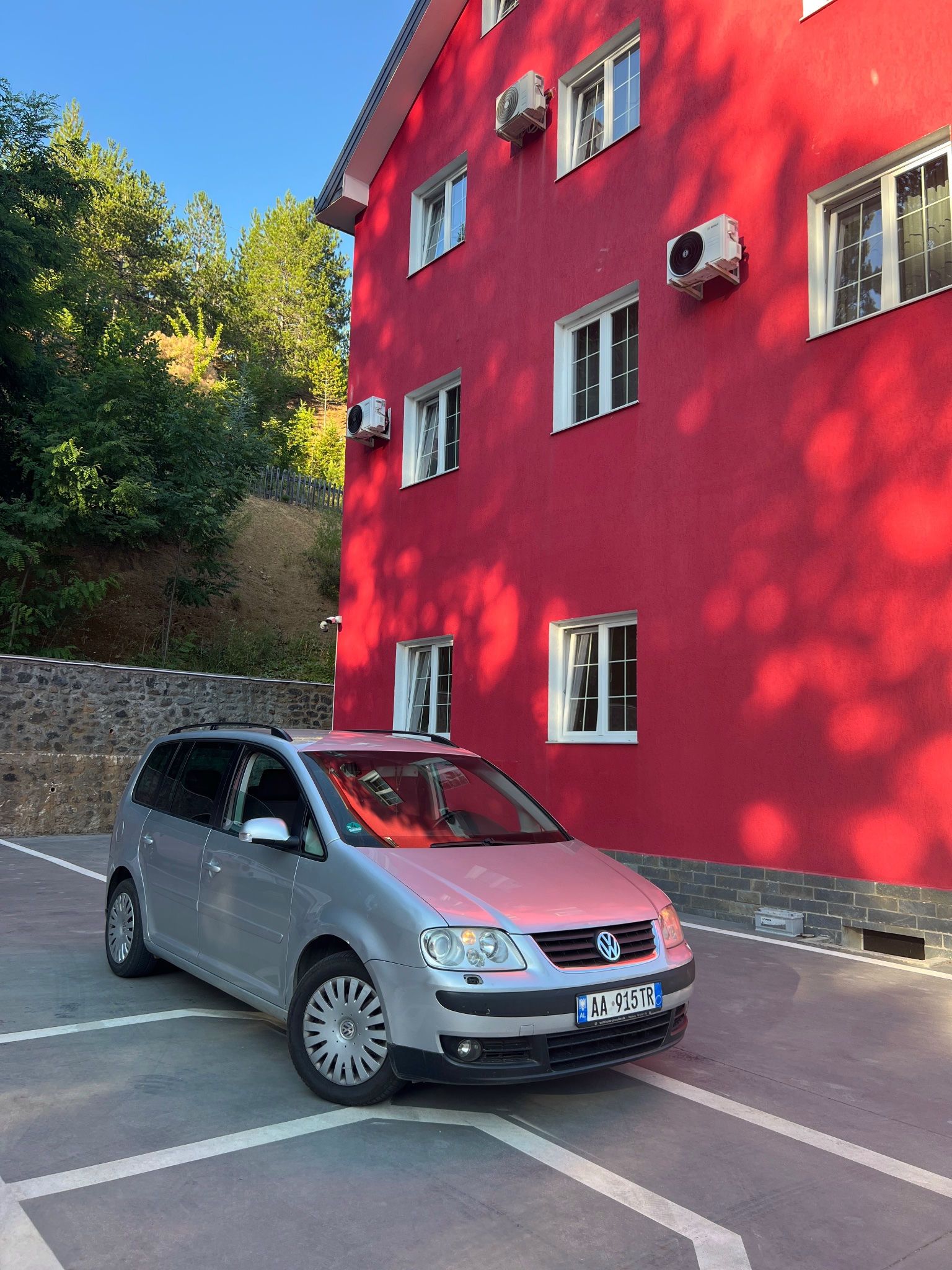 VOLKSWAGEN Touran 2005 - foto 1