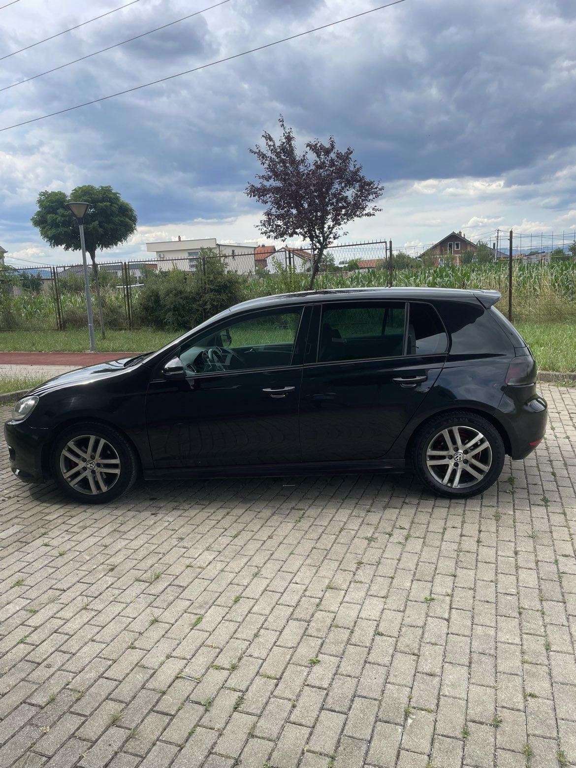 VOLKSWAGEN Golf 2011 - foto 1
