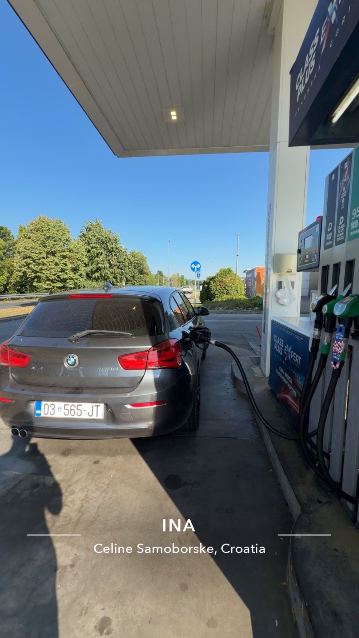 BMW 1 Series 5-door 2018 - foto 1