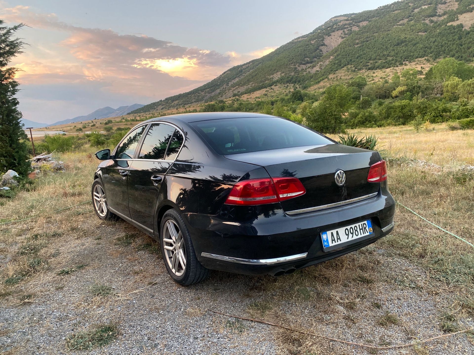 VOLKSWAGEN Passat 2011 - foto 1