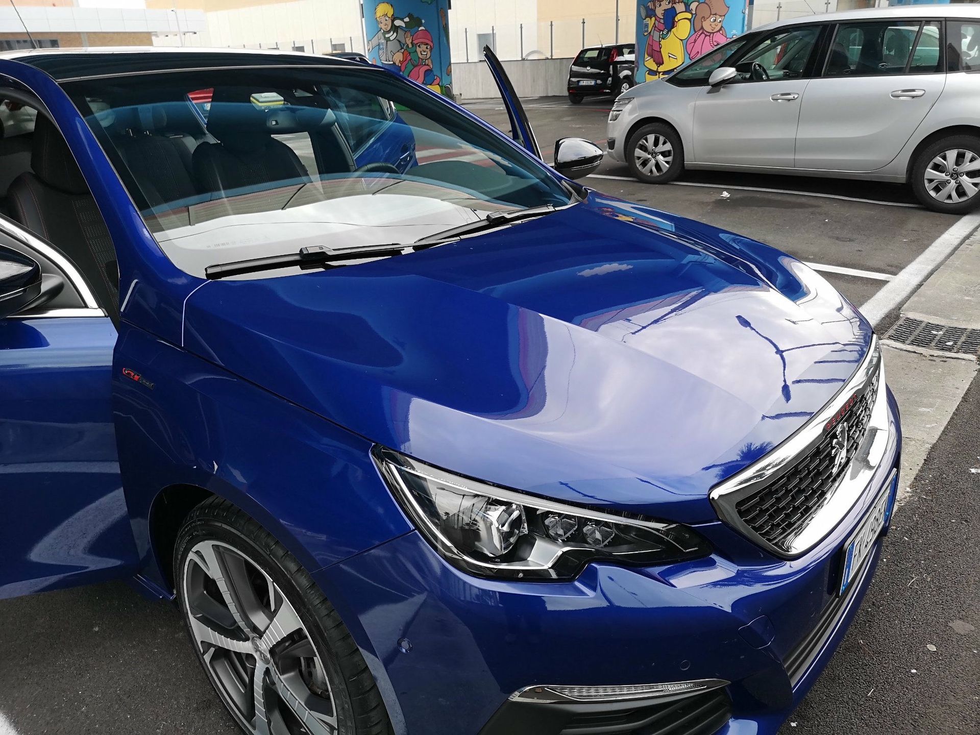 PEUGEOT 308 5 Doors 2017 - foto 1