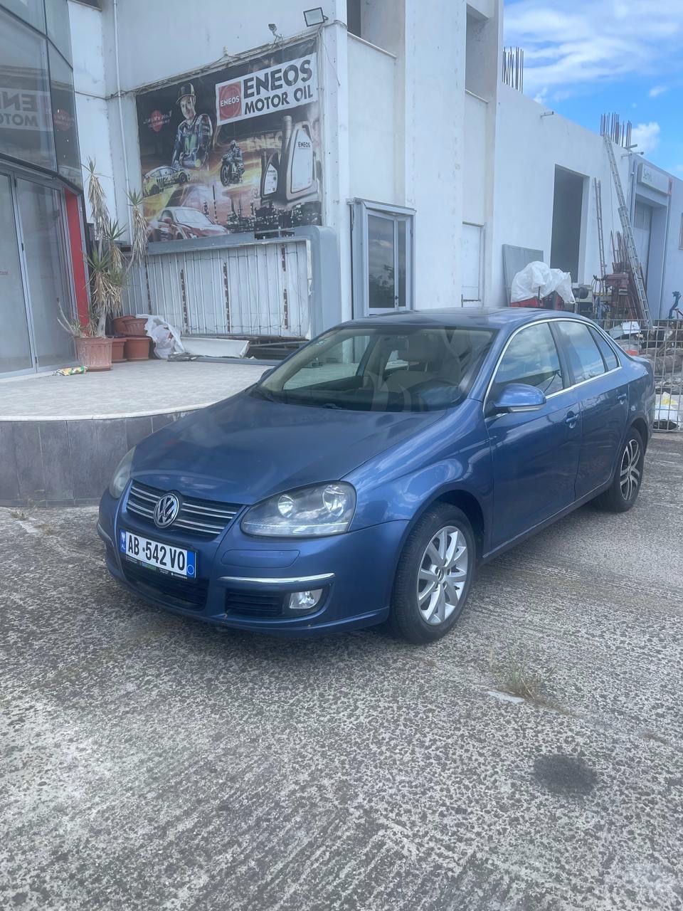 VOLKSWAGEN Jetta 2011 - foto 1