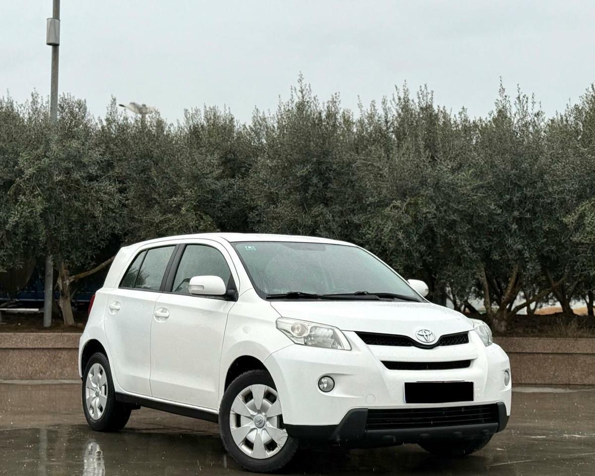 Toyota Urban 2013