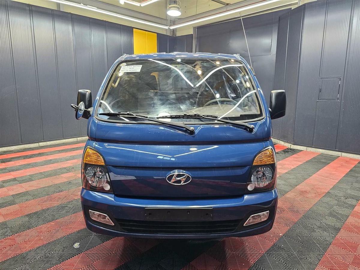 Hyundai H-1 2018