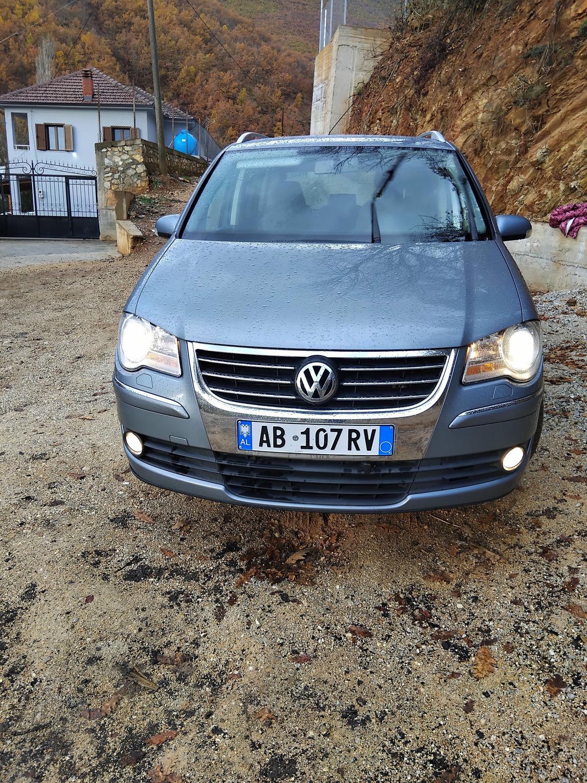 VOLKSWAGEN Touran 2008