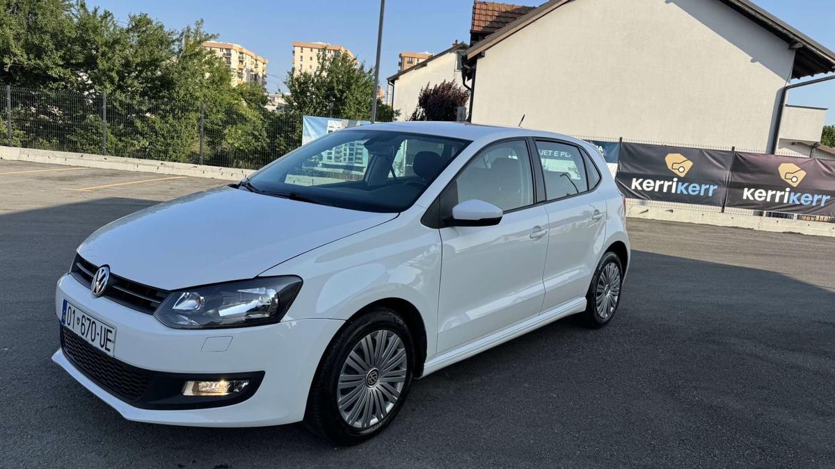 VOLKSWAGEN Polo 2012