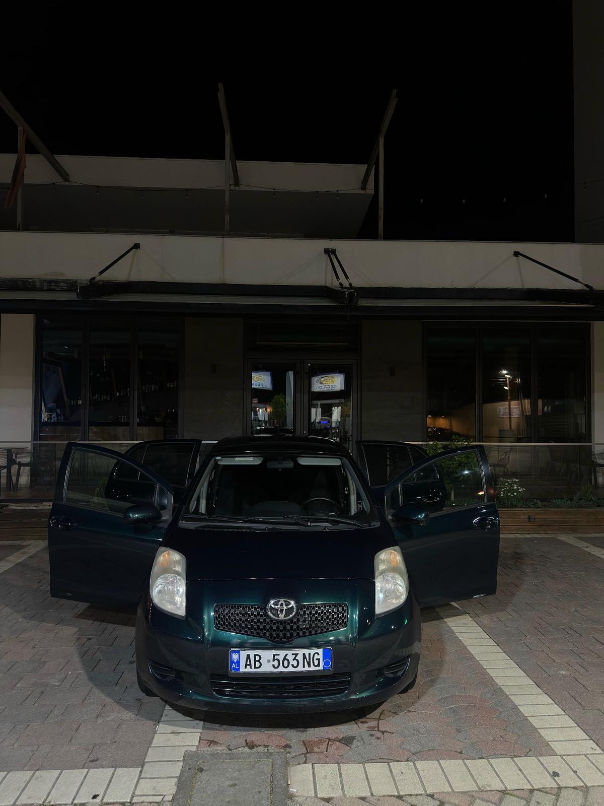 TOYOTA Yaris 2006