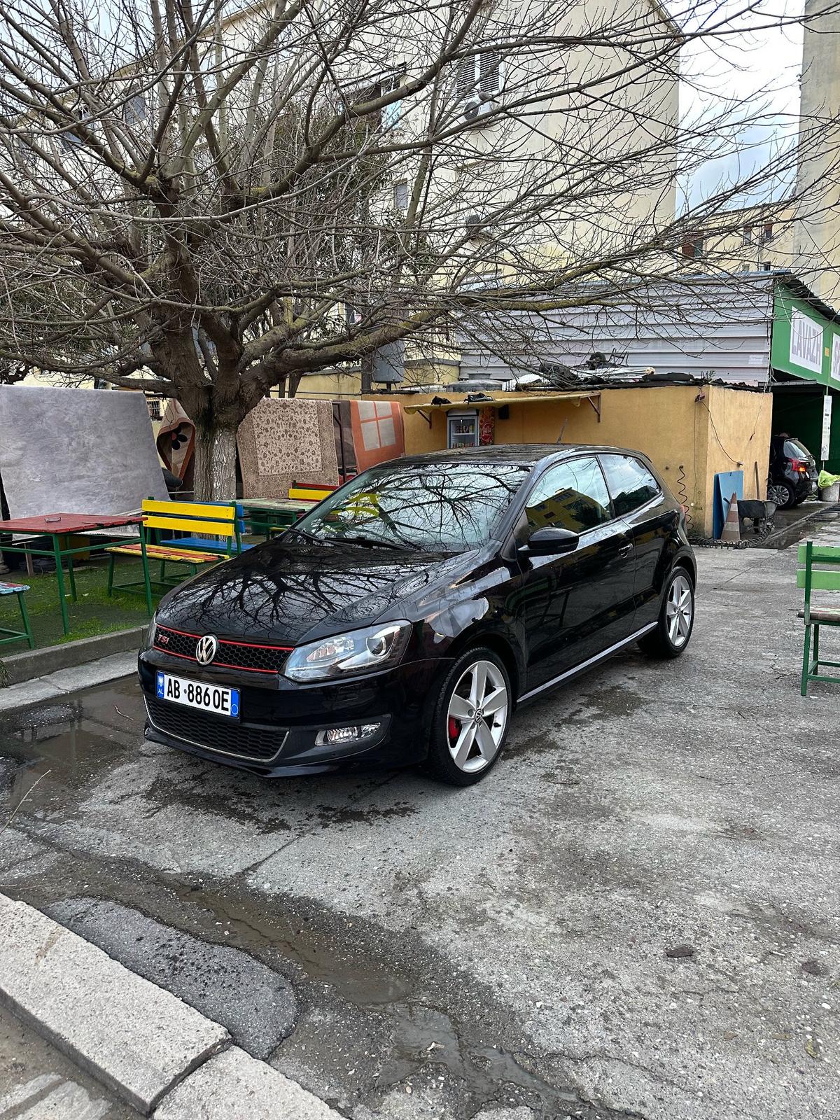 VOLKSWAGEN Polo 2011