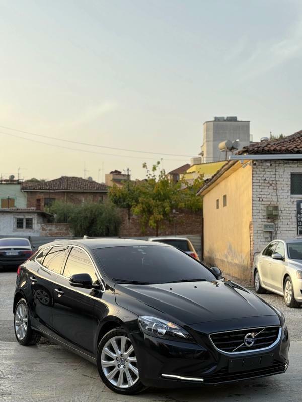 Volvo V40 2015
