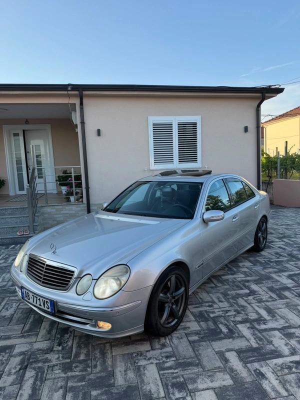 Mercedes-Benz E-Class 2004