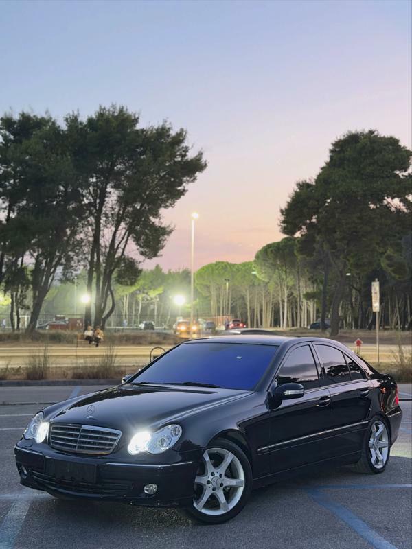 Mercedes-Benz C-Class 2005