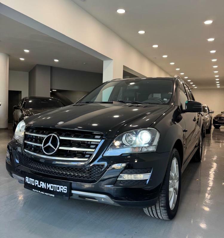 Mercedes-Benz ML-Class 2011