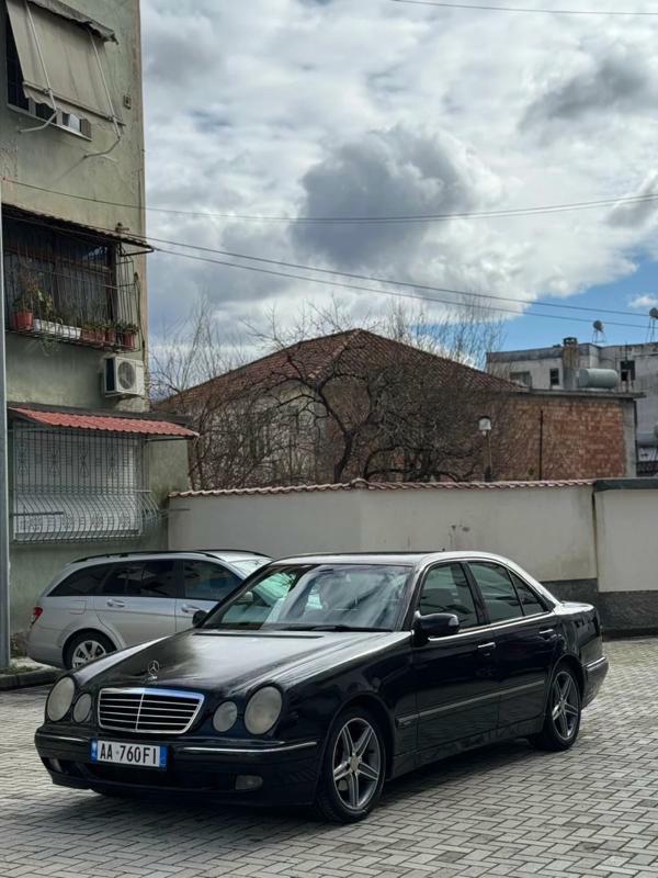 Mercedes-Benz E-Class 2000