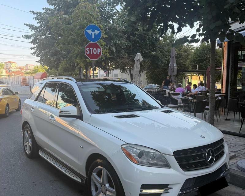 Mercedes-Benz ML-Class 2012