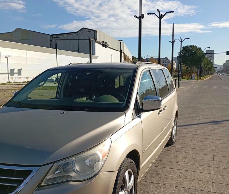 Volkswagen Routan 2009