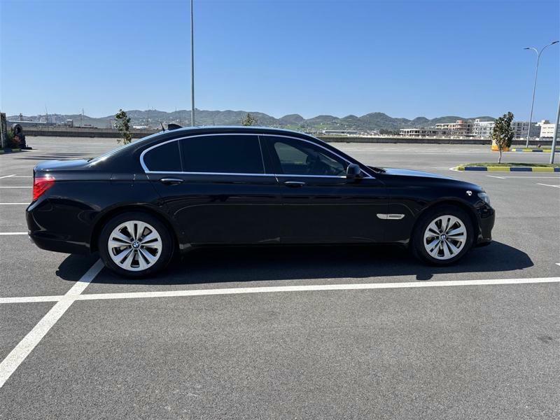 BMW 7 Series 2011