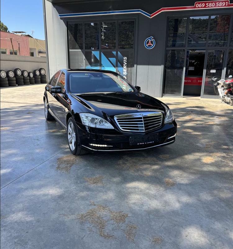 Mercedes-Benz S-Class 2011