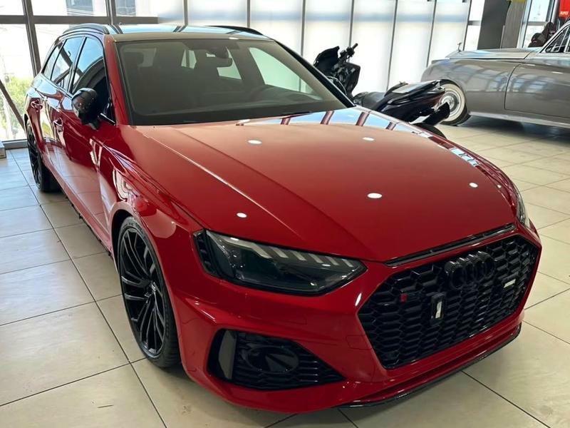 Audi RS4 2021