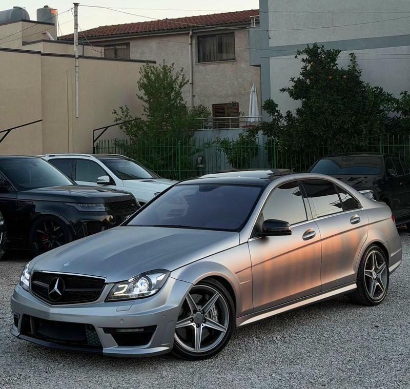 Mercedes-Benz C 63 AMG 2011