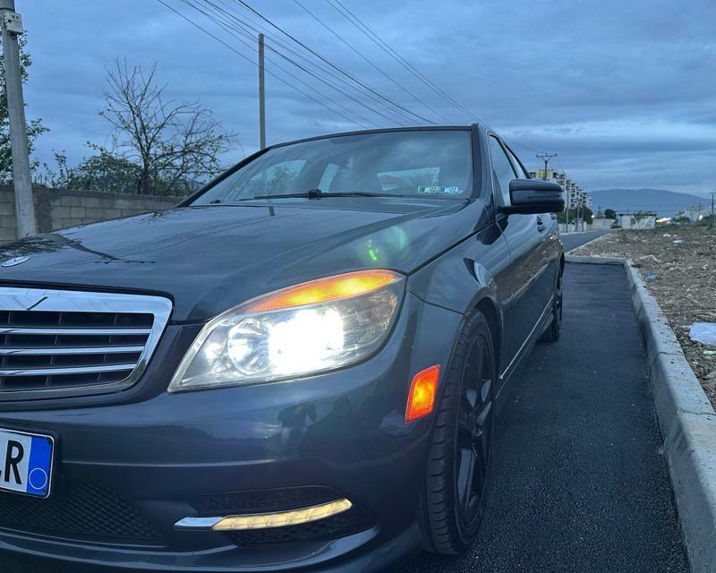 Mercedes-Benz C-Class 2011