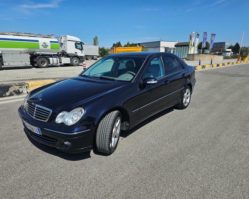 Mercedes-Benz C-Class 2005