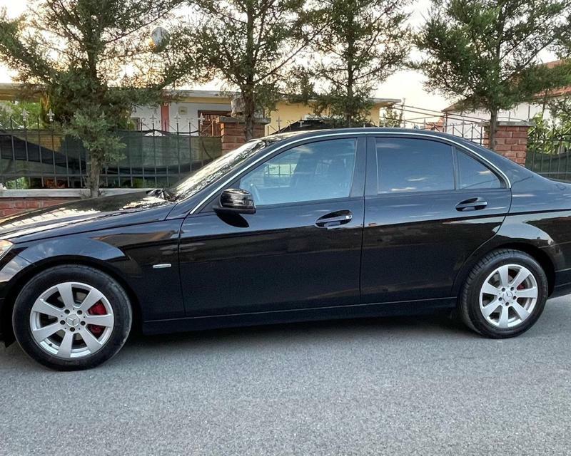 Mercedes-Benz C-Class 2011