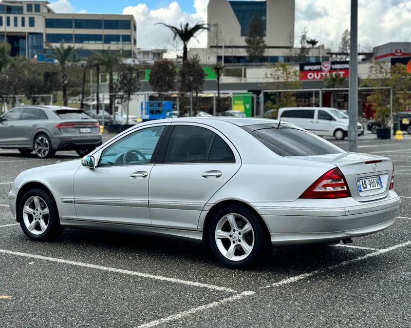 Mercedes-Benz C-Class 2005