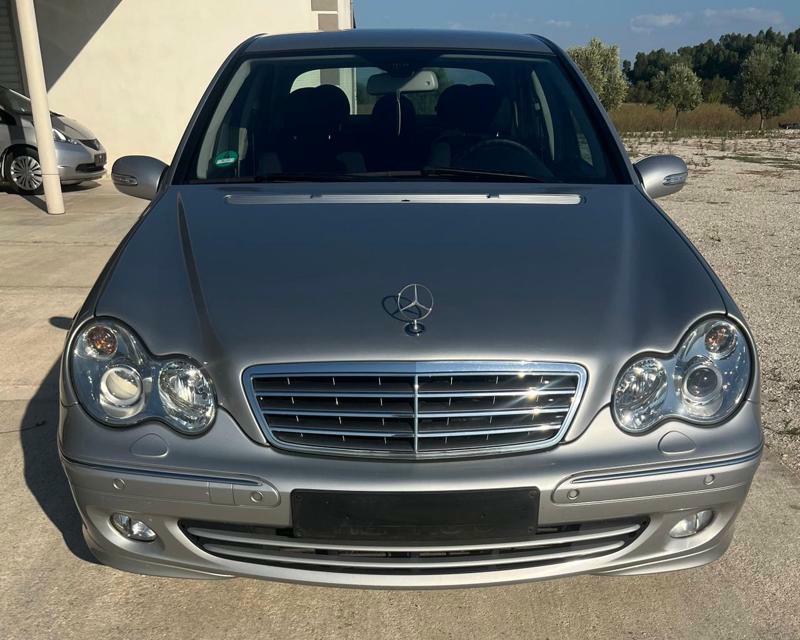 Mercedes-Benz C-Class 2005