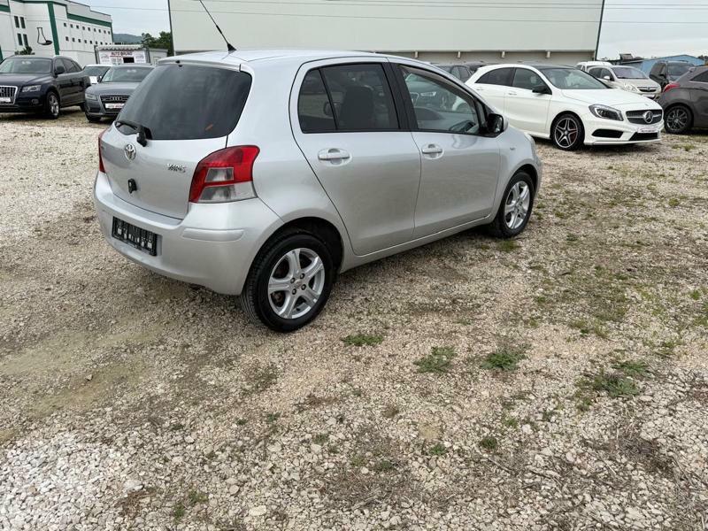 Toyota Yaris 2011