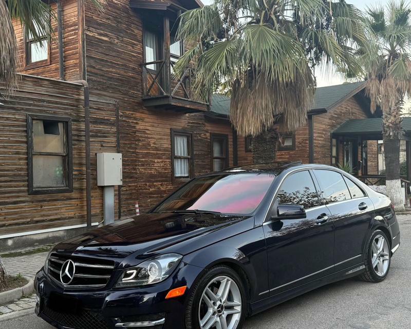 Mercedes-Benz C-Class 2012