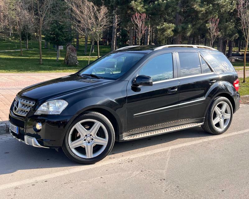Mercedes-Benz ML-Class 2011