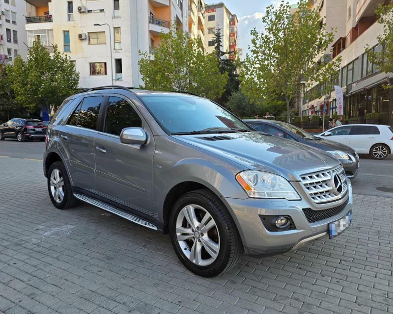 Mercedes-Benz ML-Class 2010
