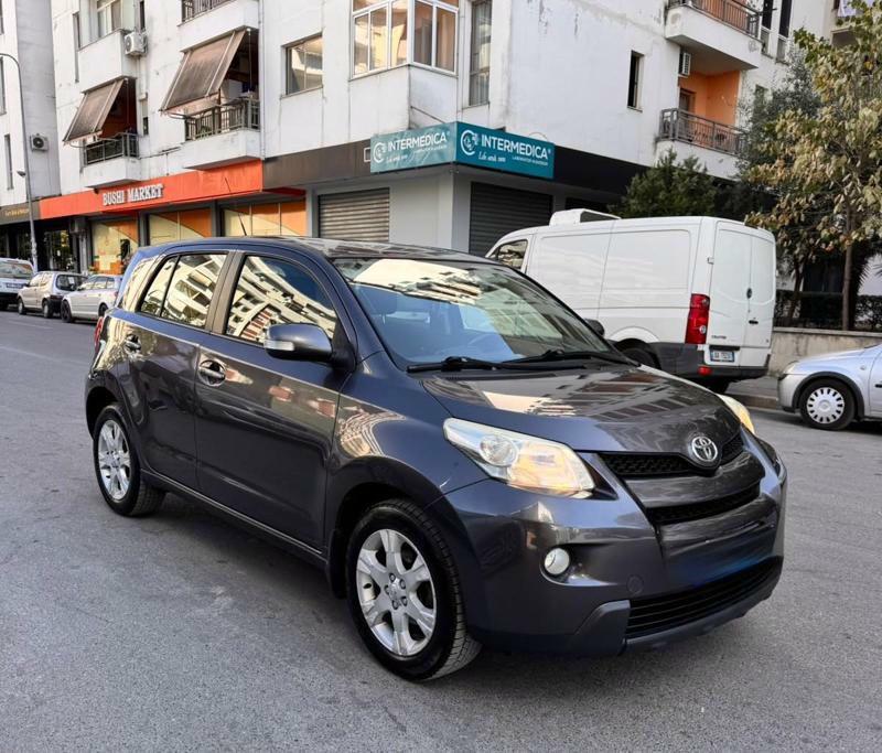Toyota Urban Cruiser 2011