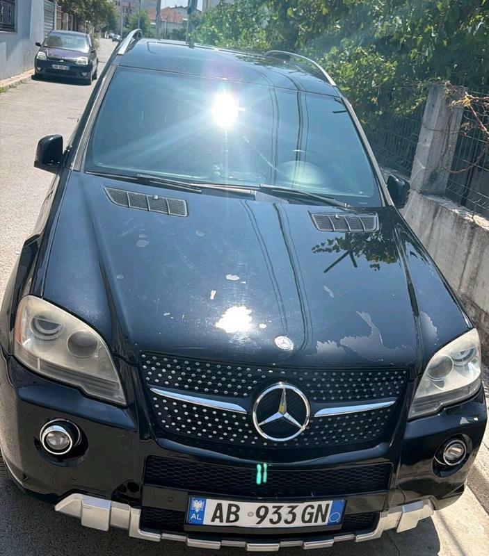 Mercedes-Benz ML-Class 2011