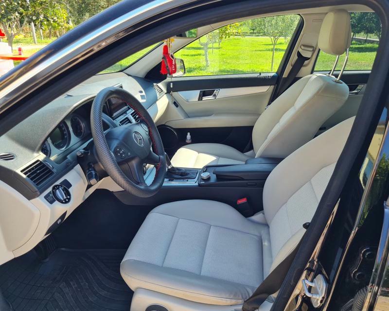 Mercedes-Benz C-Class 2009