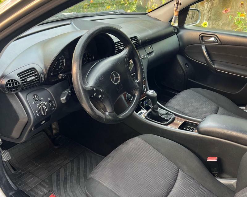 Mercedes-Benz C-Class 2004
