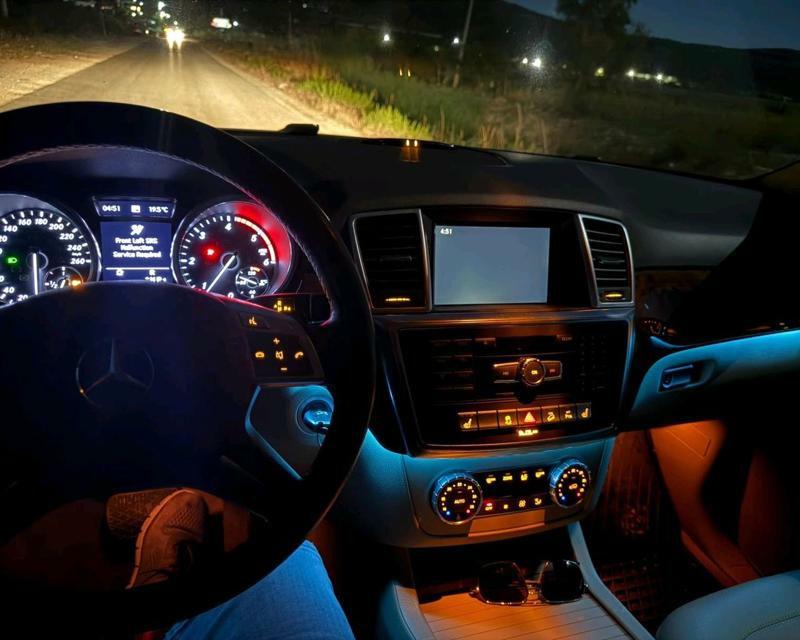 Mercedes-Benz ML-Class 2012
