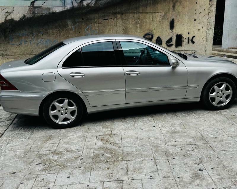 Mercedes-Benz C-Class 2004