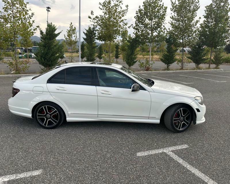 Mercedes-Benz C-Class 2011