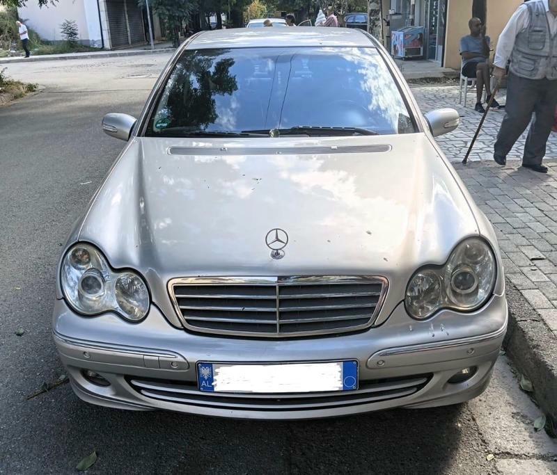 Mercedes-Benz C-Class 2005