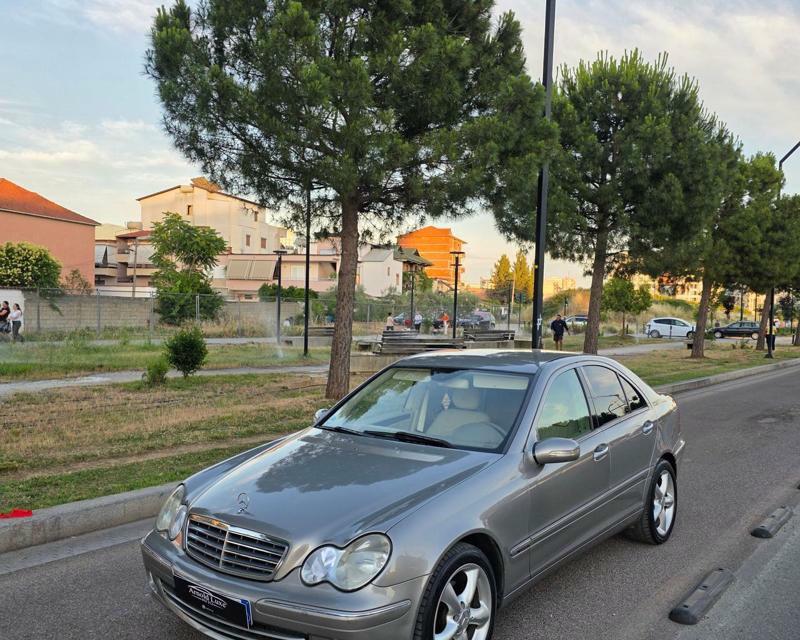 Mercedes-Benz C-Class 2005